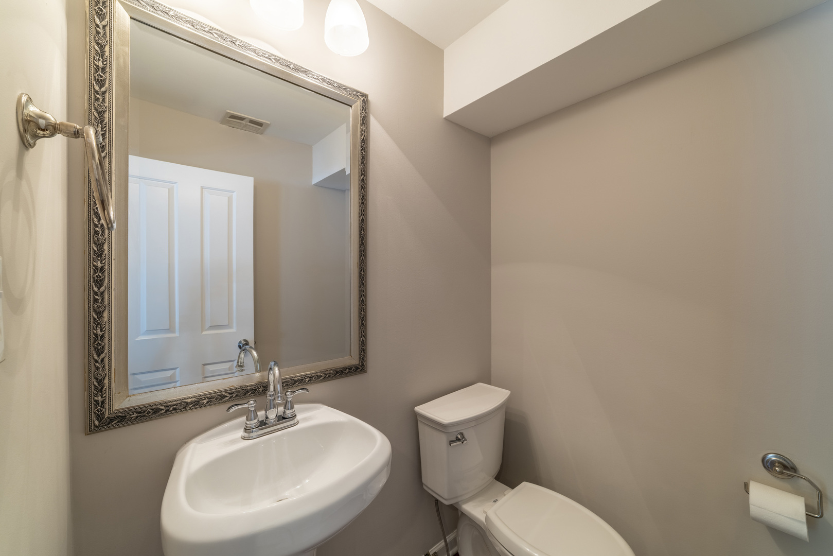 200 North Maple Street Addison, IL 60101 - Photo 54 of 95 Gallery Image 54