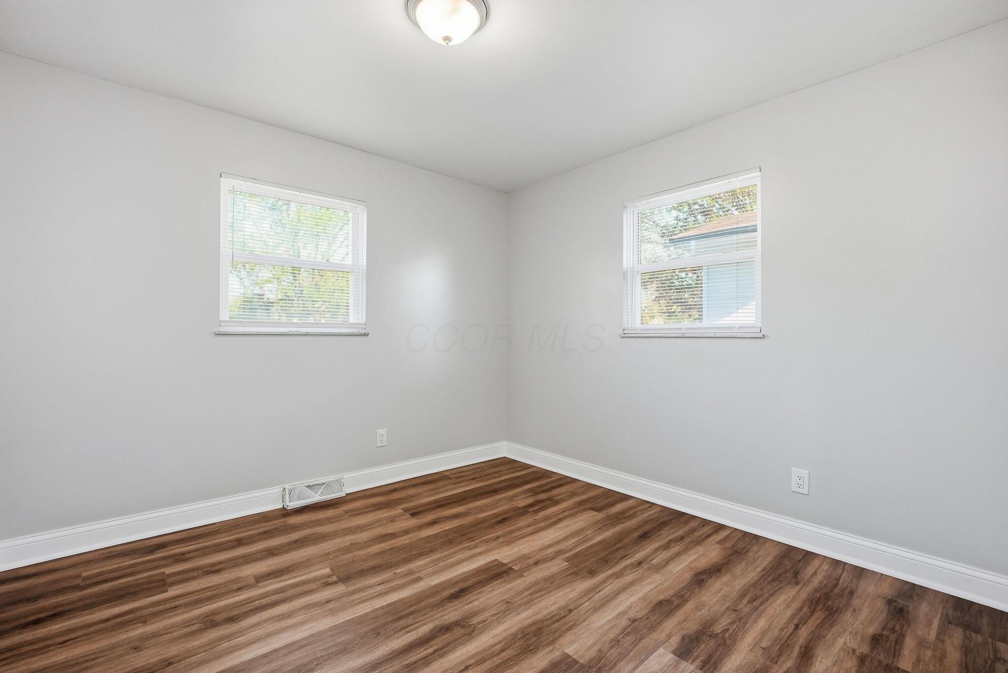 6034 Karl Road Columbus, OH 43229 - Photo 25 of 49