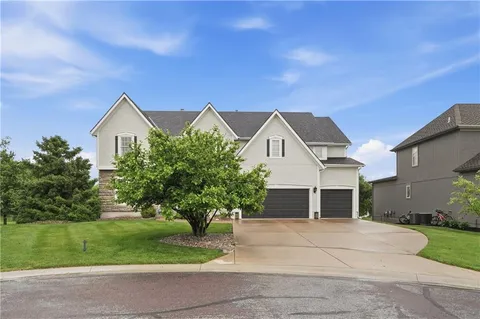 $795,000 | 15505 Canterbury Street, Overland Park, KS 66224