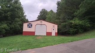 3391 Asbury Road Mount Airy, NC 27030 - Photo 28 of 39 Garage/workshop