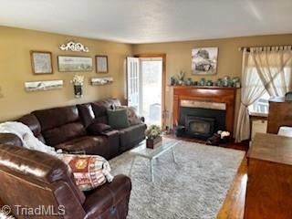 3391 Asbury Road Mount Airy, NC 27030 - Photo 6 of 39 Living Room