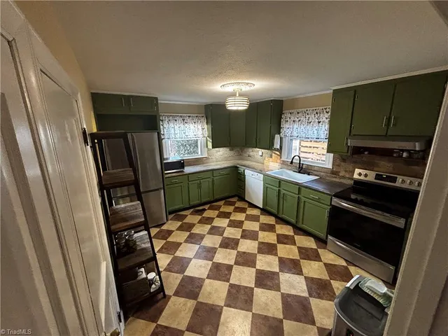 $650,000 | 3391 Asbury Road, Mount Airy, NC 27030