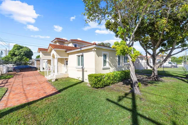 $3,500 | 3411 Southwest 27th Street, Unit 3411, Miami, FL 33133