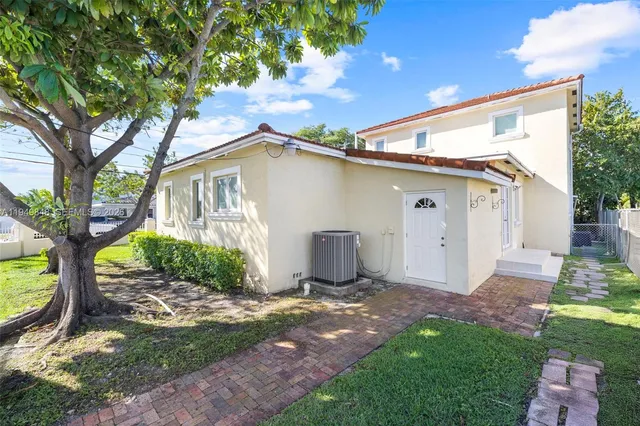 $3,500 | 3411 Southwest 27th Street, Unit 3411, Miami, FL 33133