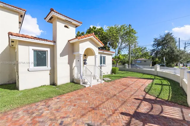 $3,500 | 3411 Southwest 27th Street, Unit 3411, Miami, FL 33133