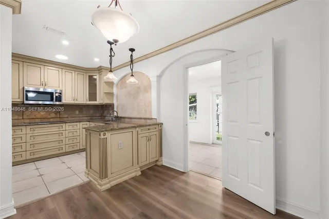 $3,500 | 3411 Southwest 27th Street, Unit 3411, Miami, FL 33133