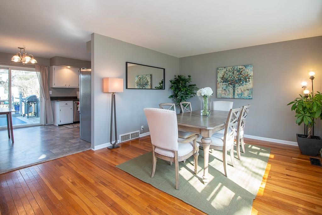 9126 Warwick Road Indianapolis, IN 46240 - Photo 5 of 33 Gallery Image 5