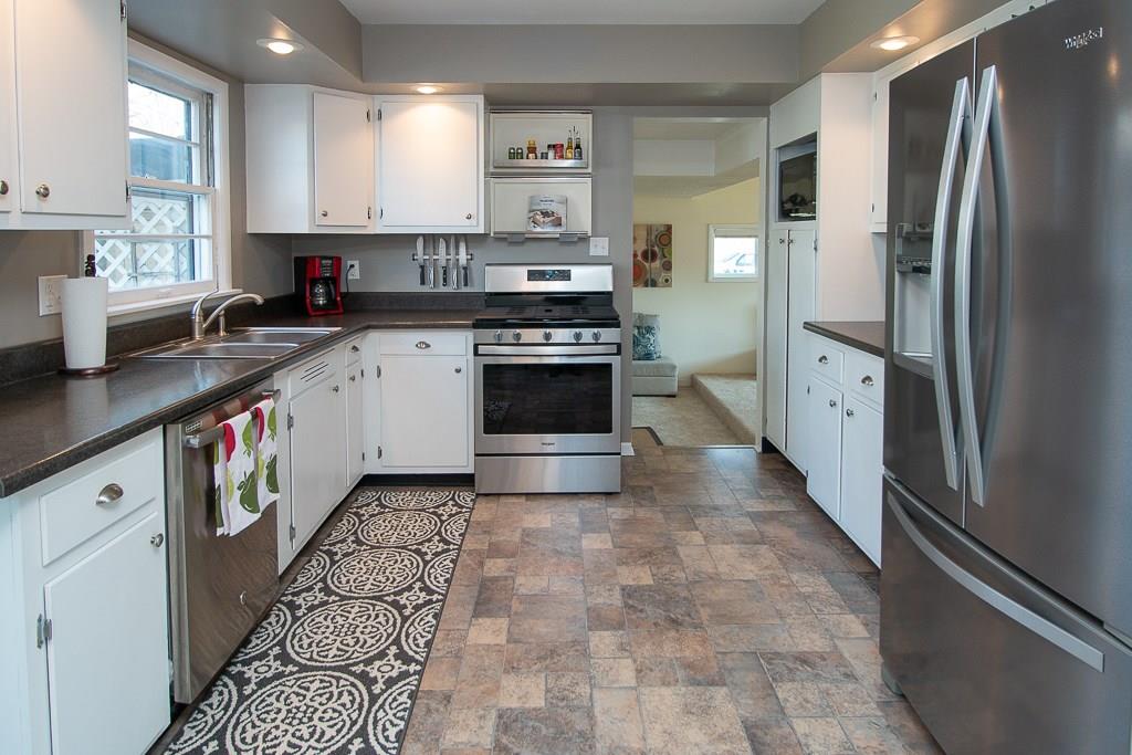 9126 Warwick Road Indianapolis, IN 46240 - Photo 9 of 33 Gallery Image 9