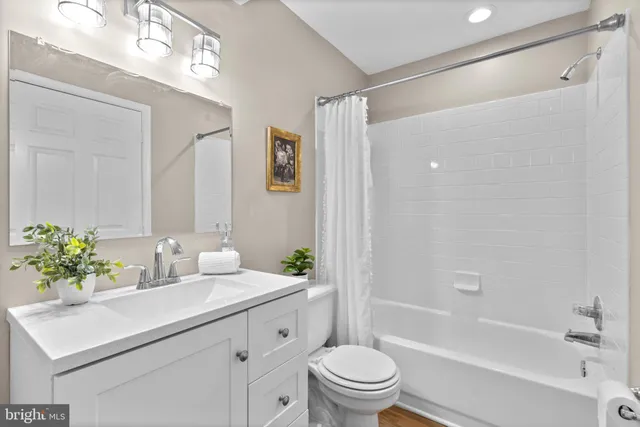 $360,000 | 633 Admiral Drive, Unit 308, Annapolis, MD 21401