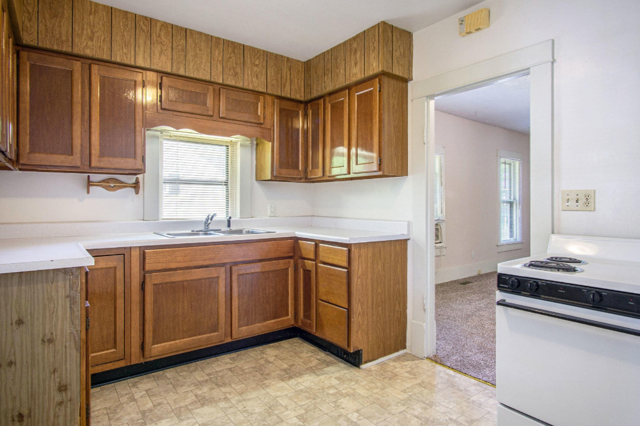 218 North Grant Avenue Three Rivers, MI 49093 - Photo 8 of 18 DSC00031