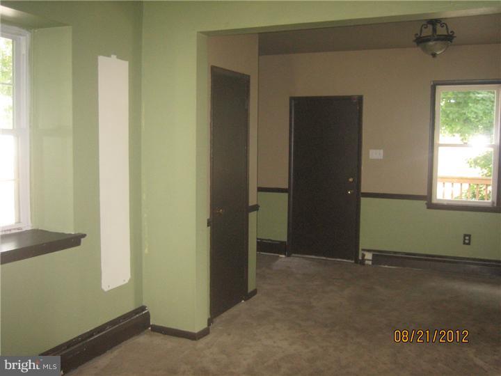 15 Harvin Road Upper Darby, PA 19082 - Photo 4 of 12 Dining Room