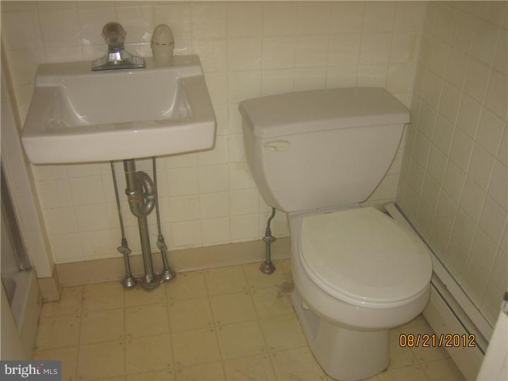 15 Harvin Road Upper Darby, PA 19082 - Photo 7 of 12 Bathroom
