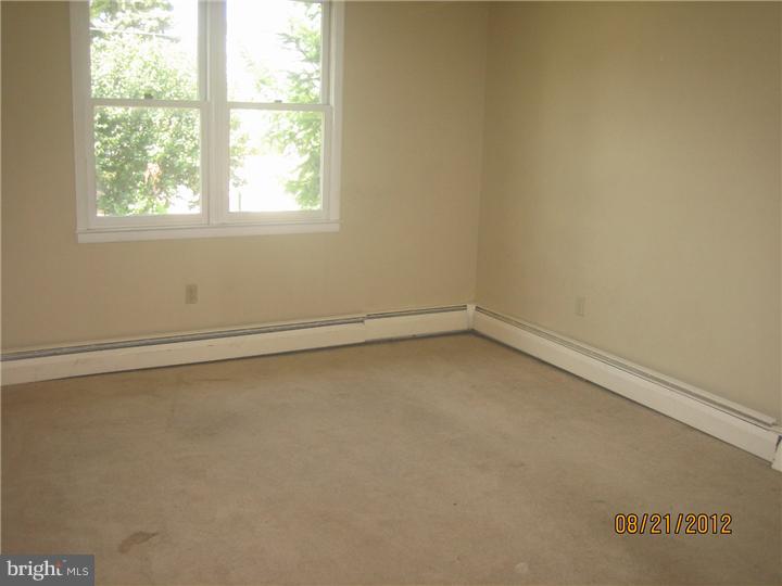 15 Harvin Road Upper Darby, PA 19082 - Photo 8 of 12 Bedroom