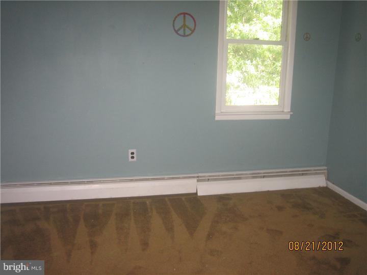 15 Harvin Road Upper Darby, PA 19082 - Photo 9 of 12 Bedroom