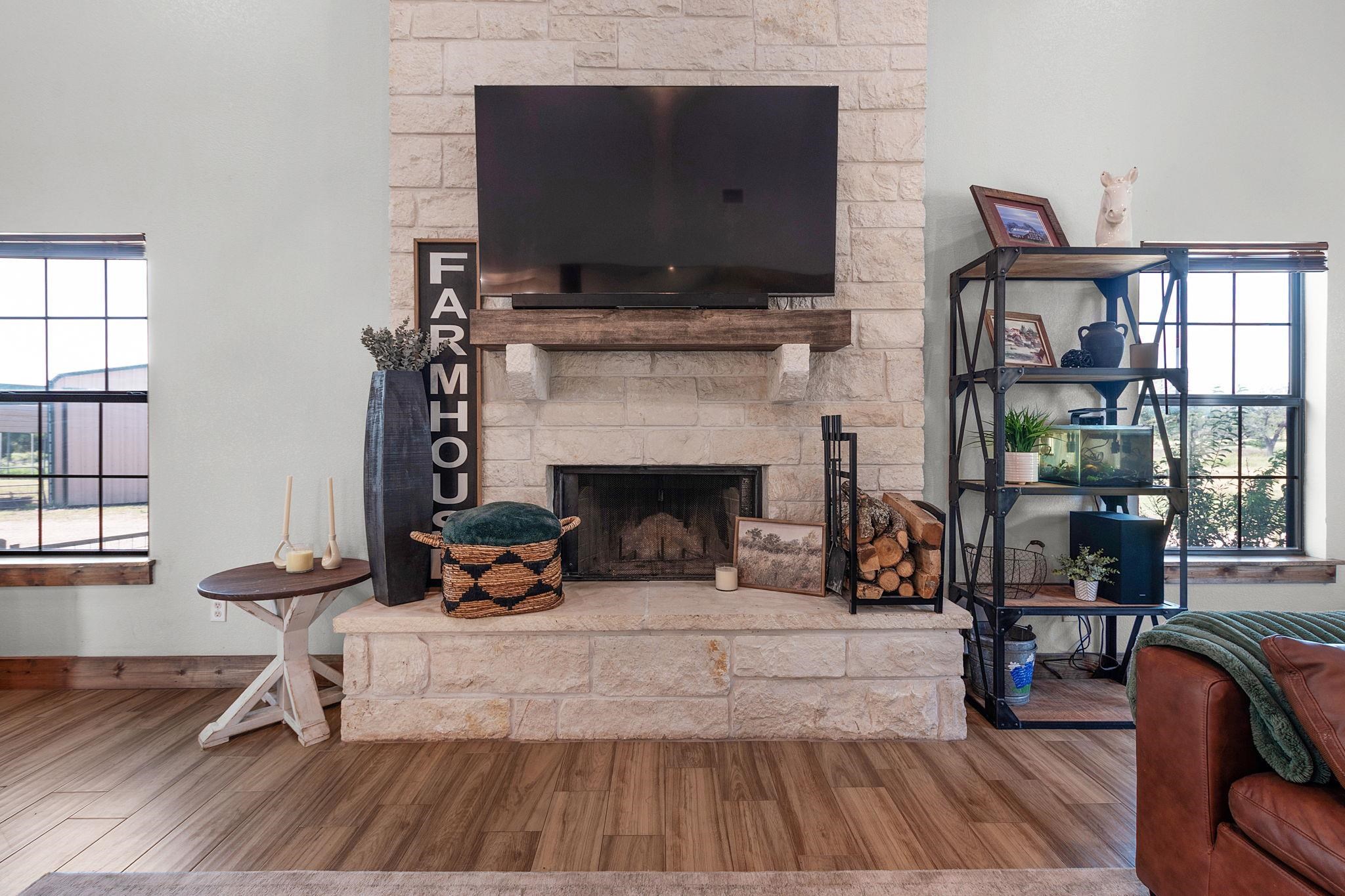 407 Windmill Road Burnet, TX 78611 - Photo 9 of 30
