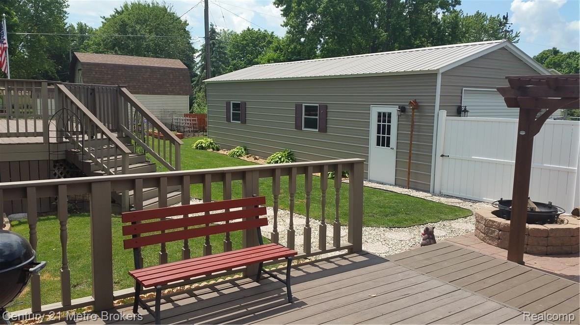 5242 East Carpenter Road Flint, MI 48506 - Photo 31 of 44 20180601_132528.jpg