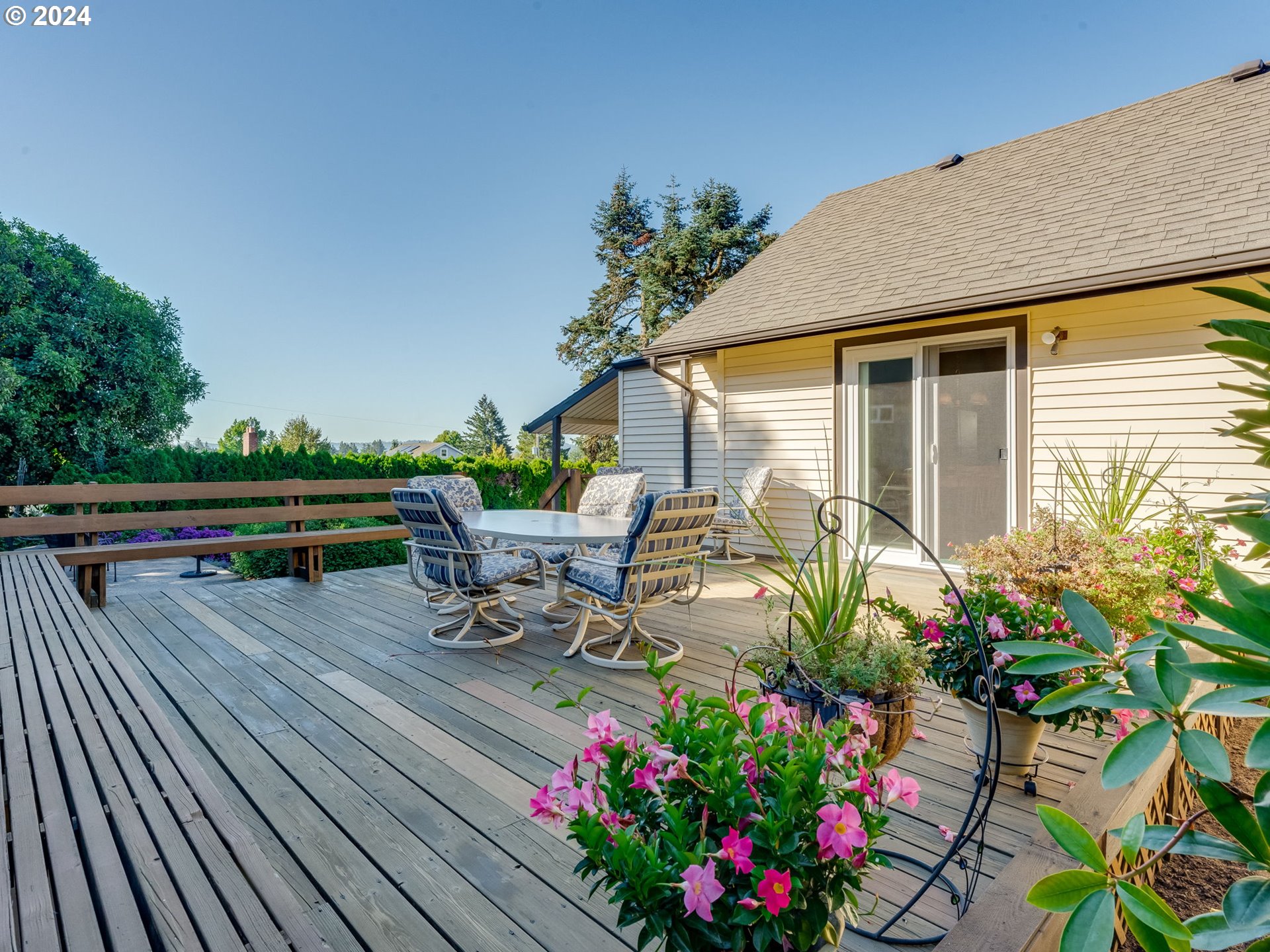 4144 Southeast Ogden Street Portland, OR 97202 - Photo 19 of 27