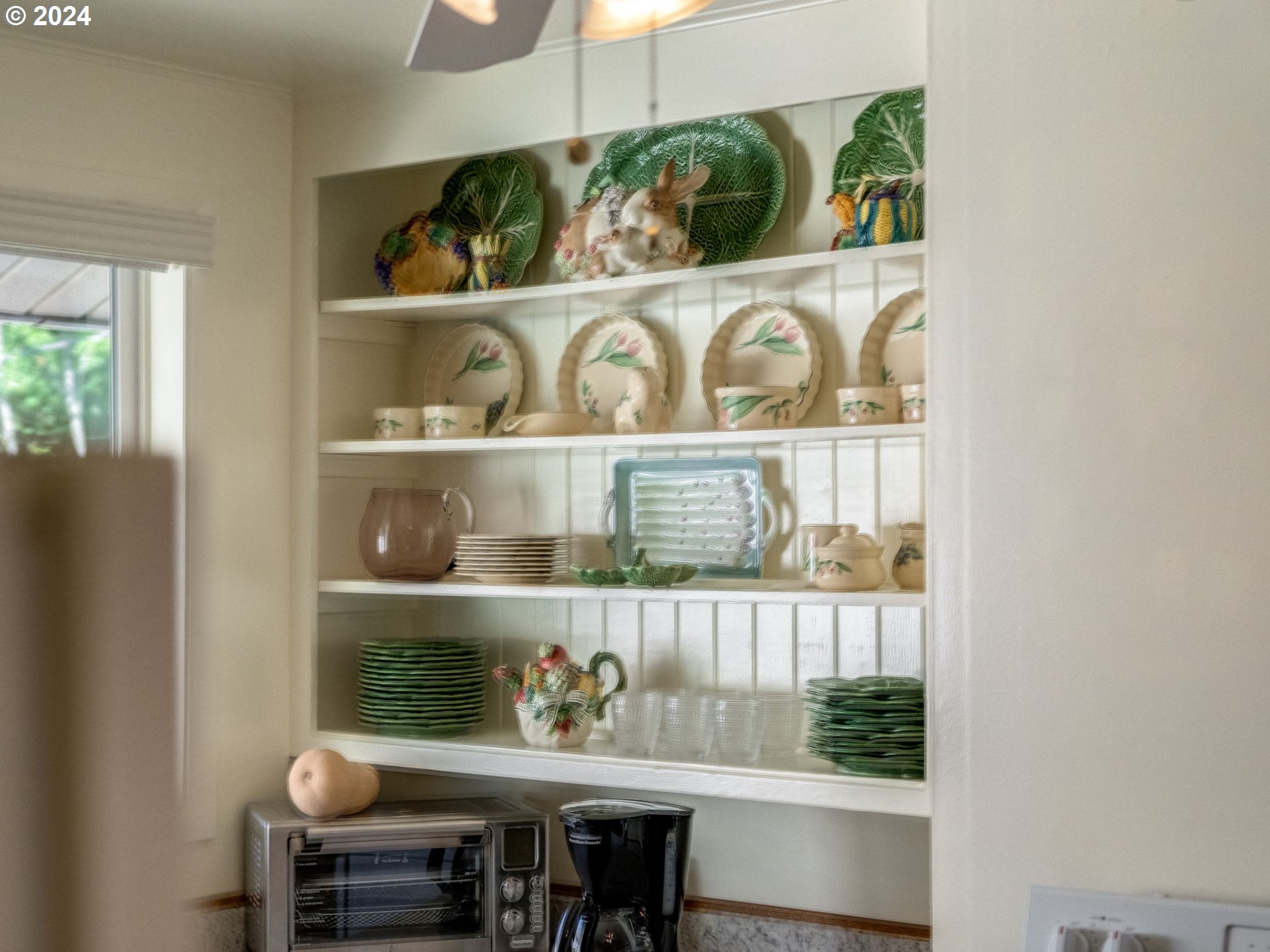 4144 Southeast Ogden Street Portland, OR 97202 - Photo 8 of 27 a table with wine bottles and glasses on it