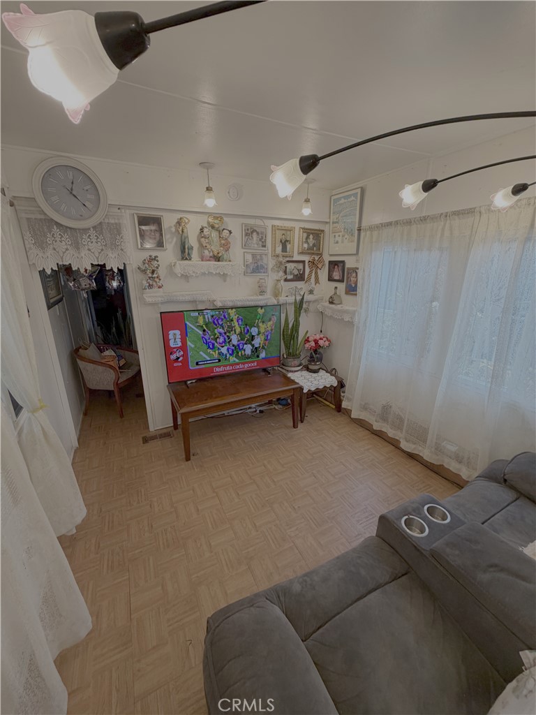 520 East Carson Street Carson, CA 90745 - Photo 5 of 16 Living room