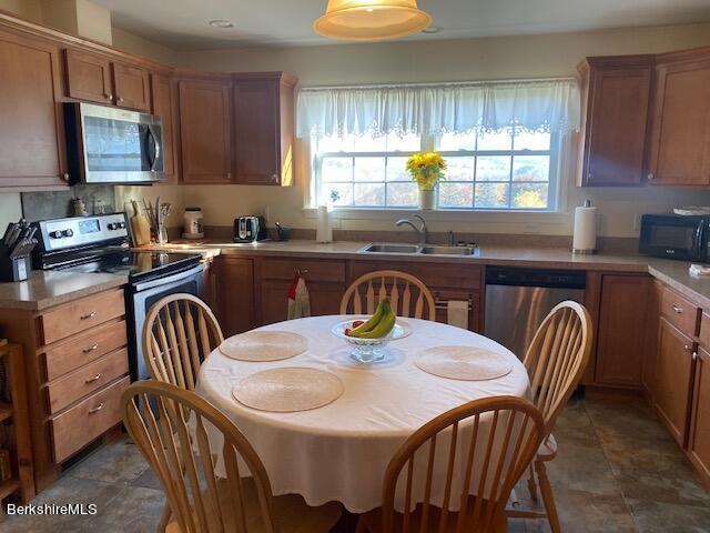 73 Bailey Road Lanesborough, MA 01237 - Photo 2 of 24 eat in kitchen