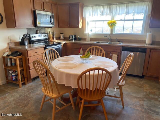 73 Bailey Road Lanesborough, MA 01237 - Photo 4 of 24 stainless appliances