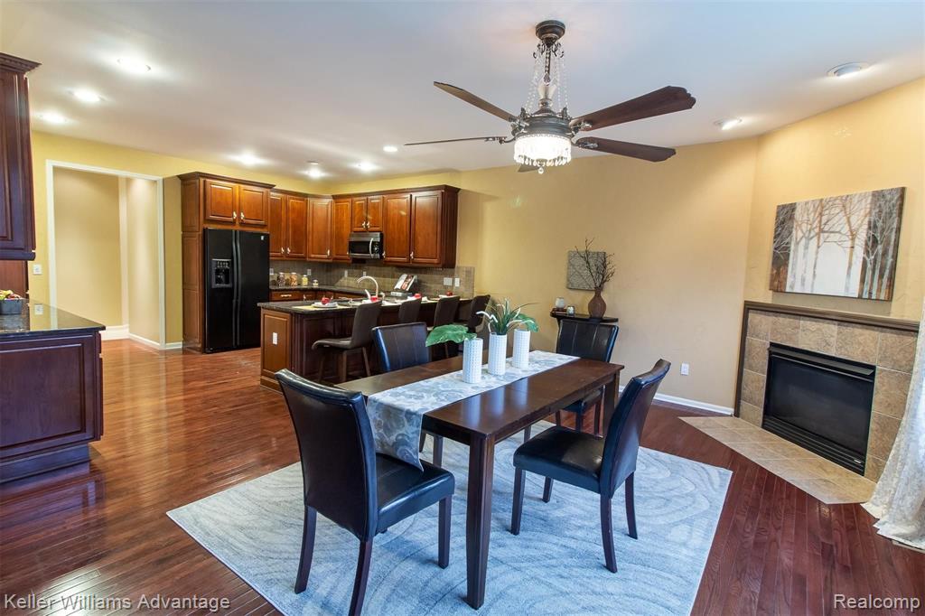 3694 Windingbrook Circle Rochester Hills, MI 48309 - Photo 4 of 44