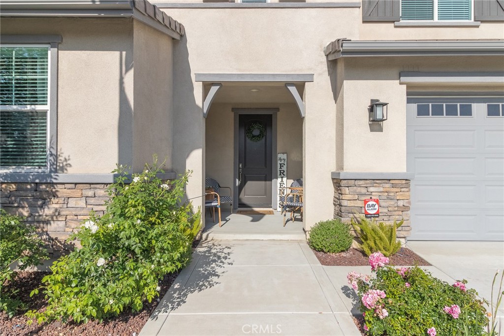 1827 Montecito Lane Redlands, CA 92374 - Photo 5 of 60 a view of a house with potted plants