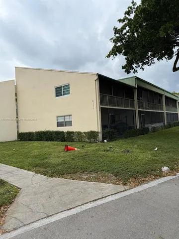 $1,890 | 4124 Northwest 88th Avenue, Unit 203, Coral Springs, FL 33065
