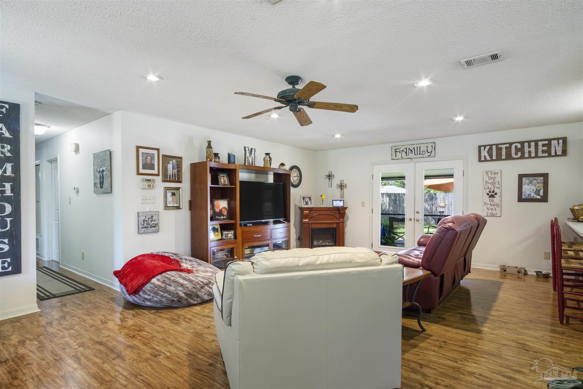 8208 Squire Road Pensacola, FL 32514 - Photo 5 of 30 Gallery Image 5