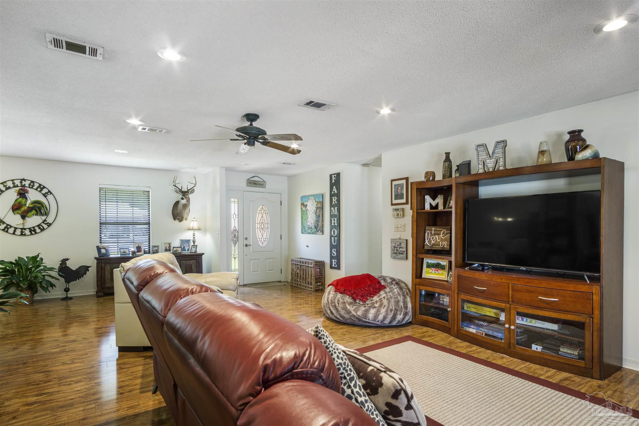 8208 Squire Road Pensacola, FL 32514 - Photo 8 of 30 Gallery Image 8