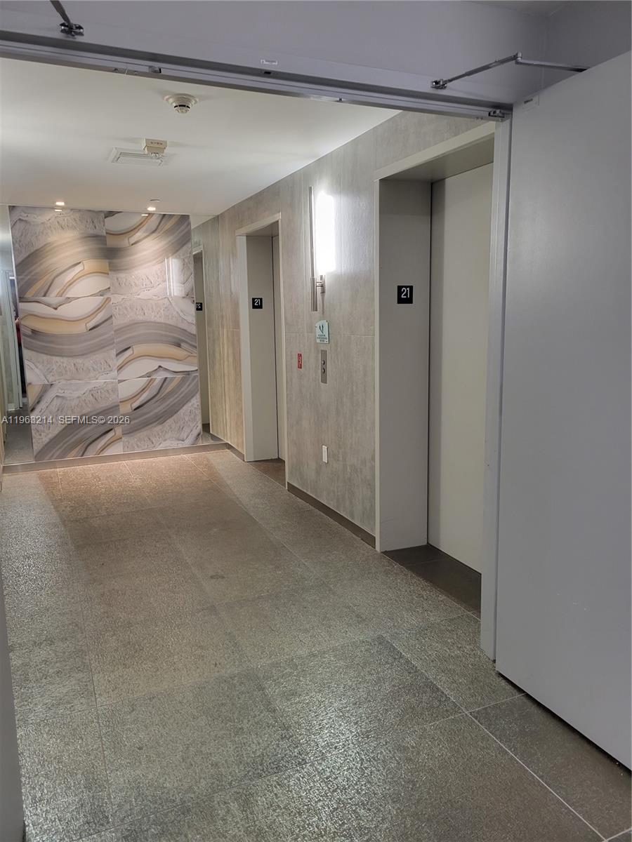 92 Southwest 3rd Street, Unit 2107 Miami, FL 33130 - Photo 21 of 24