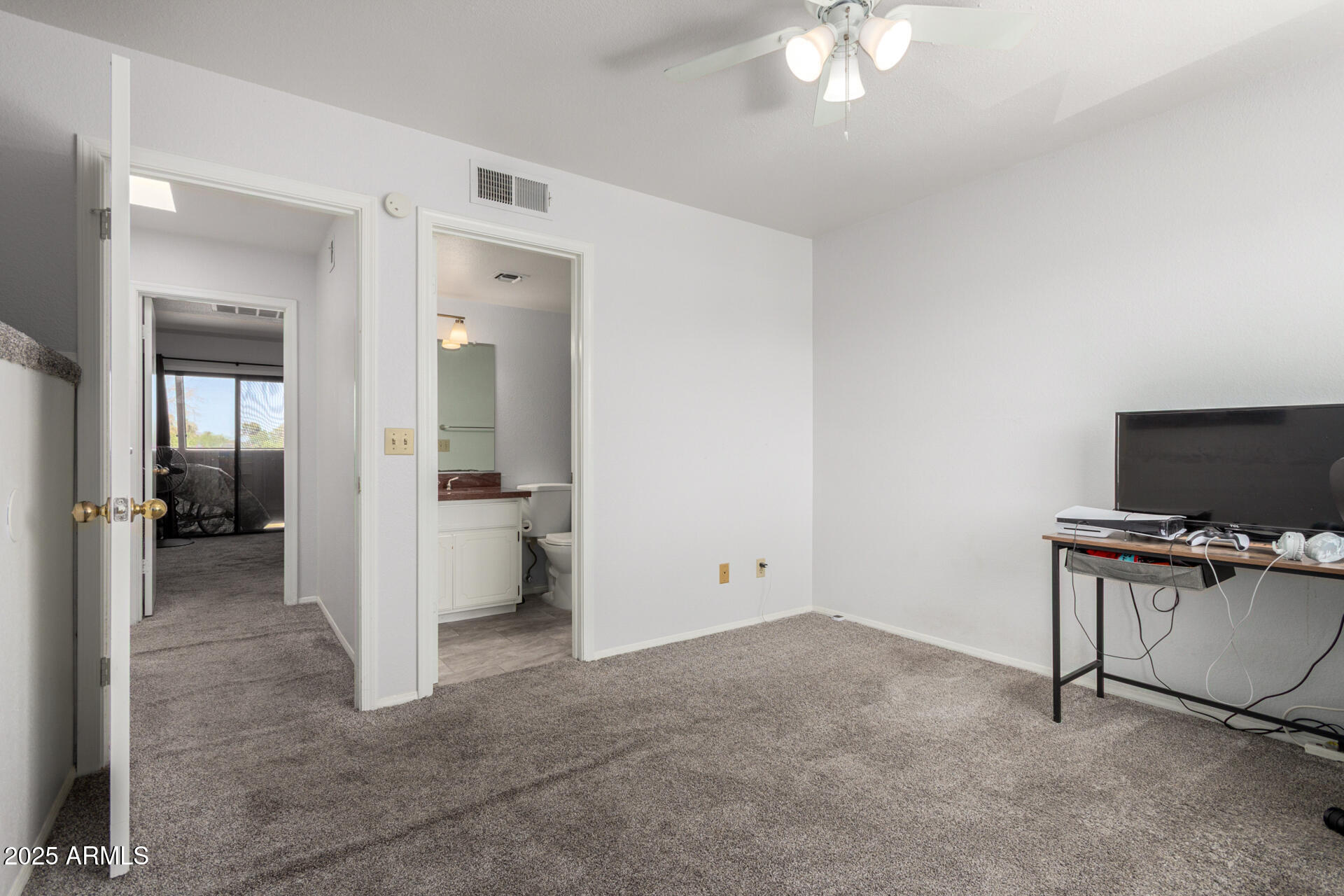 622 West 14th Street Tempe, AZ 85281 - Photo 11 of 18 a view of a livingroom with a hall and a workspace