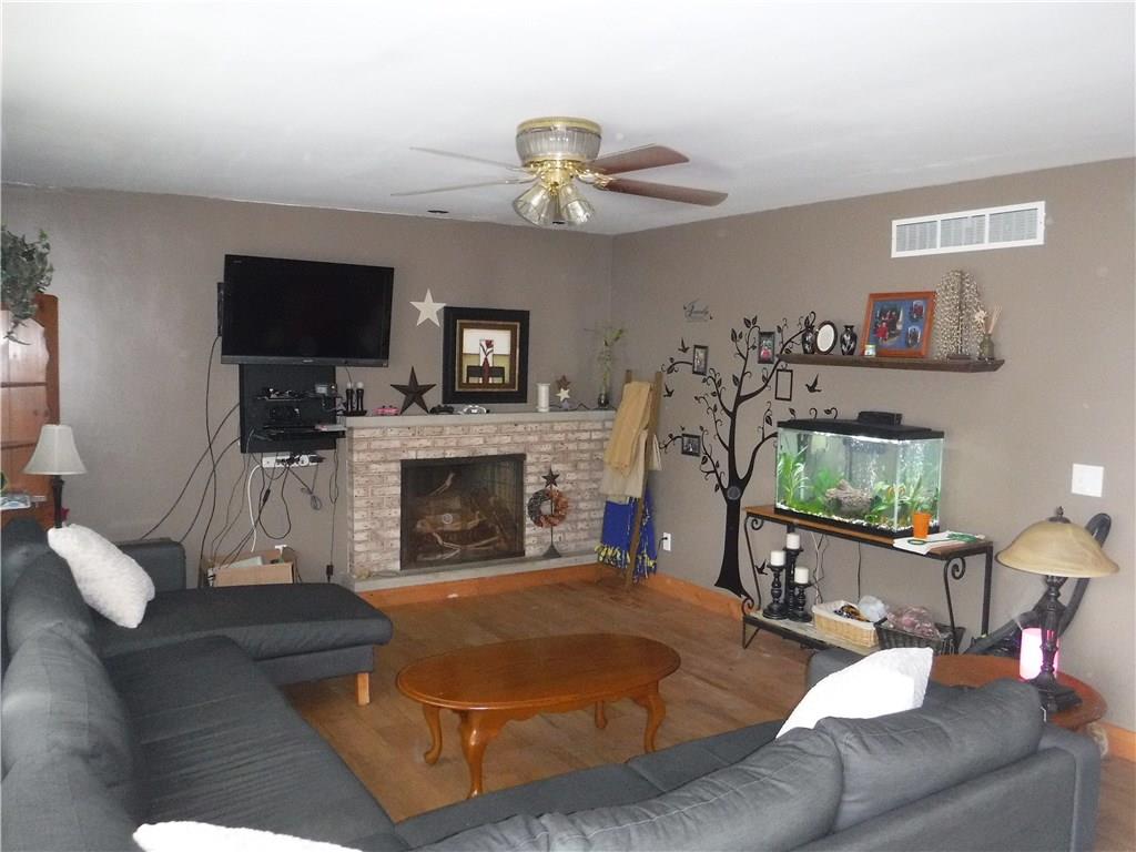 106 Freedom Road Butler, PA 16001 - Photo 4 of 21 Gallery Image 4
