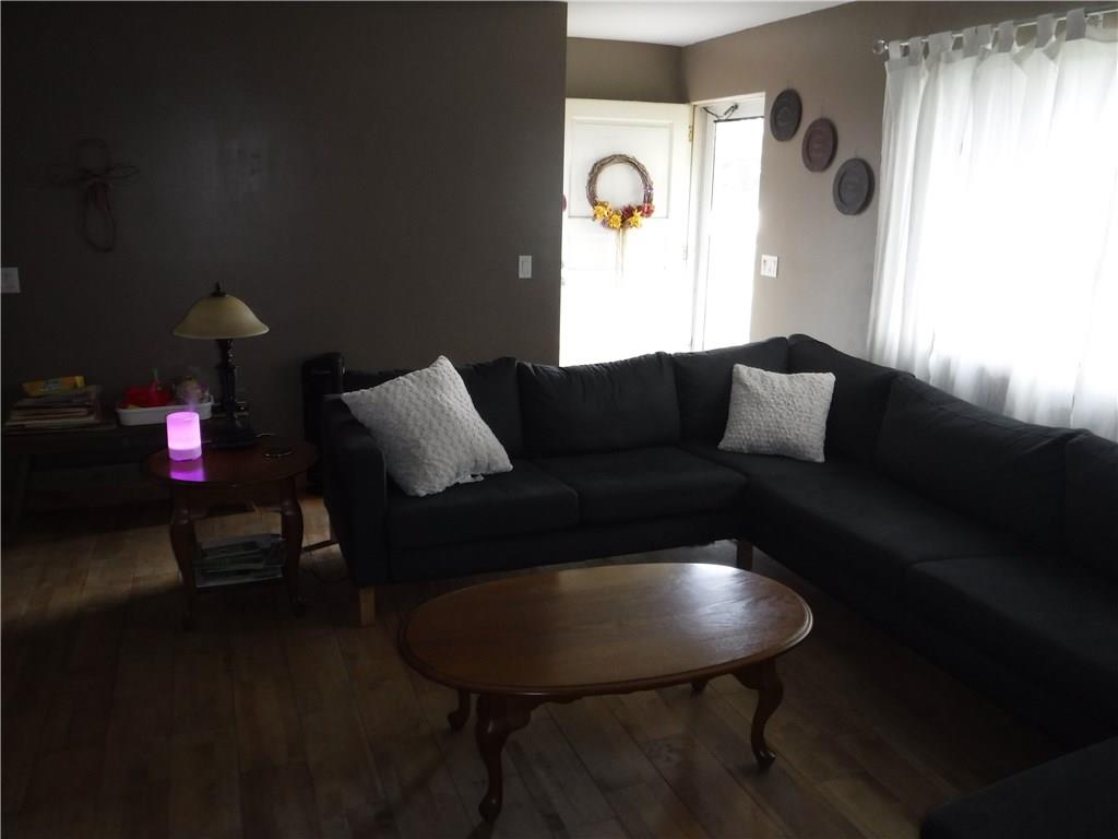 106 Freedom Road Butler, PA 16001 - Photo 5 of 21 Living Room