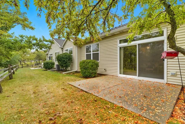 $297,000 | 2346 Ashbrook Lane, Grayslake, IL 60030