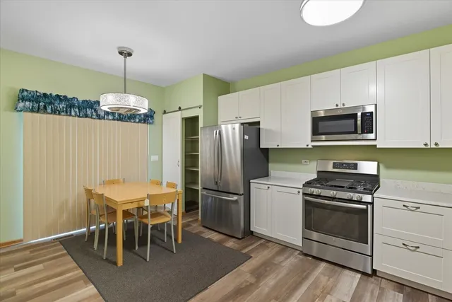 $297,000 | 2346 Ashbrook Lane, Grayslake, IL 60030