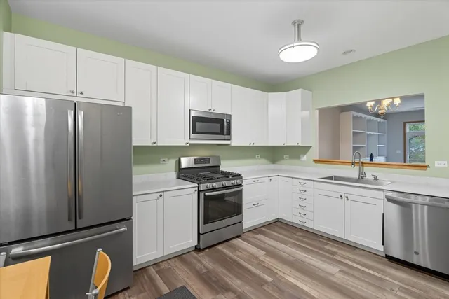 $297,000 | 2346 Ashbrook Lane, Grayslake, IL 60030