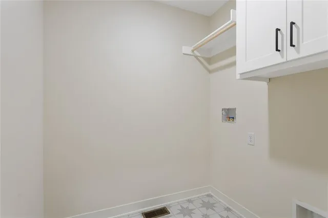 $375,000 | 1320 North Holland Court, Independence, MO 64056