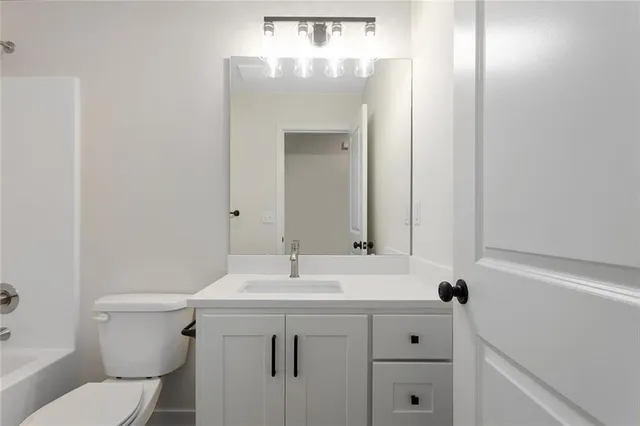 $375,000 | 1320 North Holland Court, Independence, MO 64056