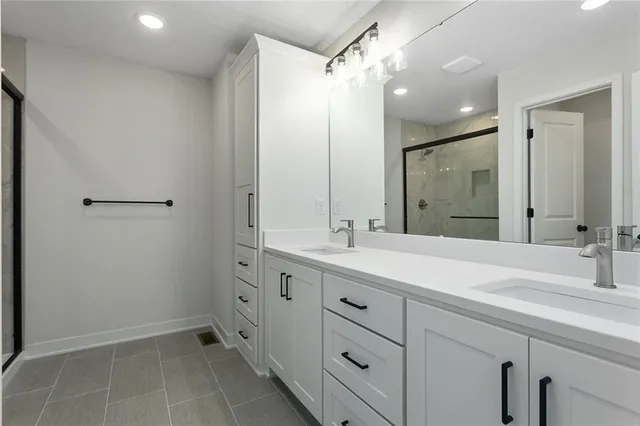 $375,000 | 1320 North Holland Court, Independence, MO 64056