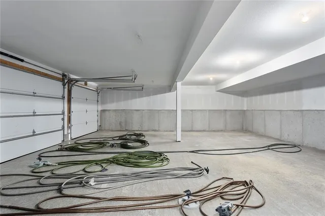 $375,000 | 1320 North Holland Court, Independence, MO 64056