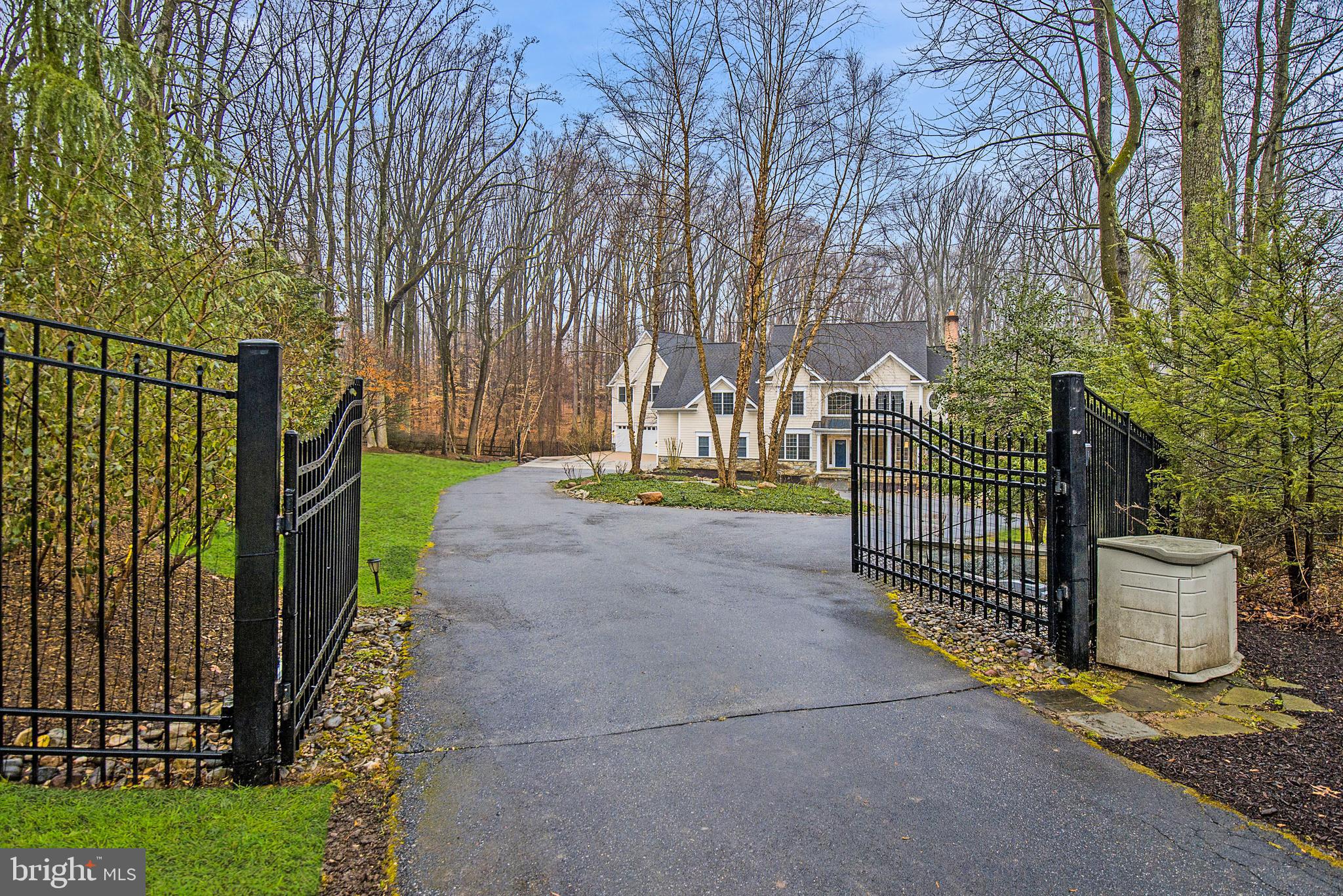 15818 Laughlin Lane Silver Spring, MD 20906 - Photo 2 of 60 Gated entrance