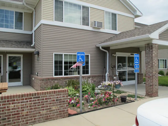 $700 | 2107 Nobles Street, Unit 212, Worthington, MN 56187