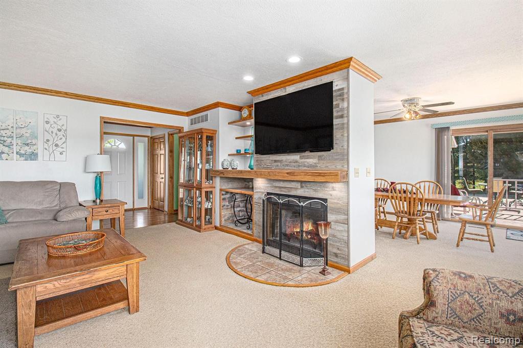 9795 Crofoot Road Fowlerville, MI 48836 - Photo 9 of 36 Gallery Image 9