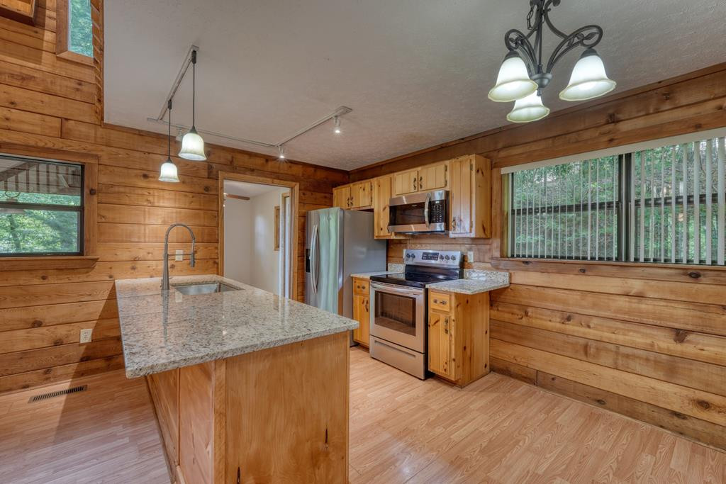 830 Hunter Ridge Murphy, NC 28906 - Photo 12 of 41 Gallery Image 12