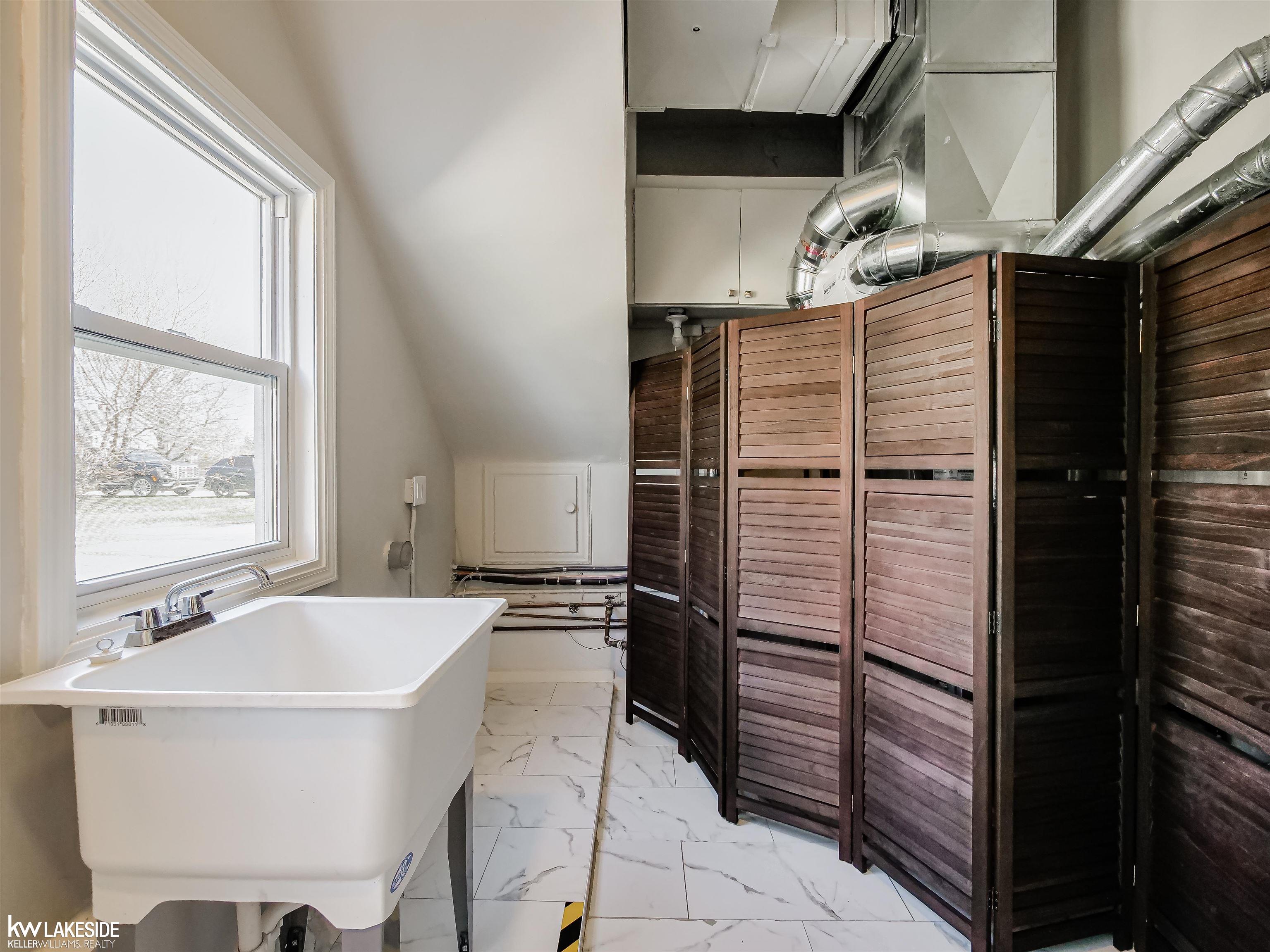 47051 Frederick Road Utica, MI 48317 - Photo 17 of 44 50204801-88902248-eeb5-43b3-bc68-07548e4703d8.JPG