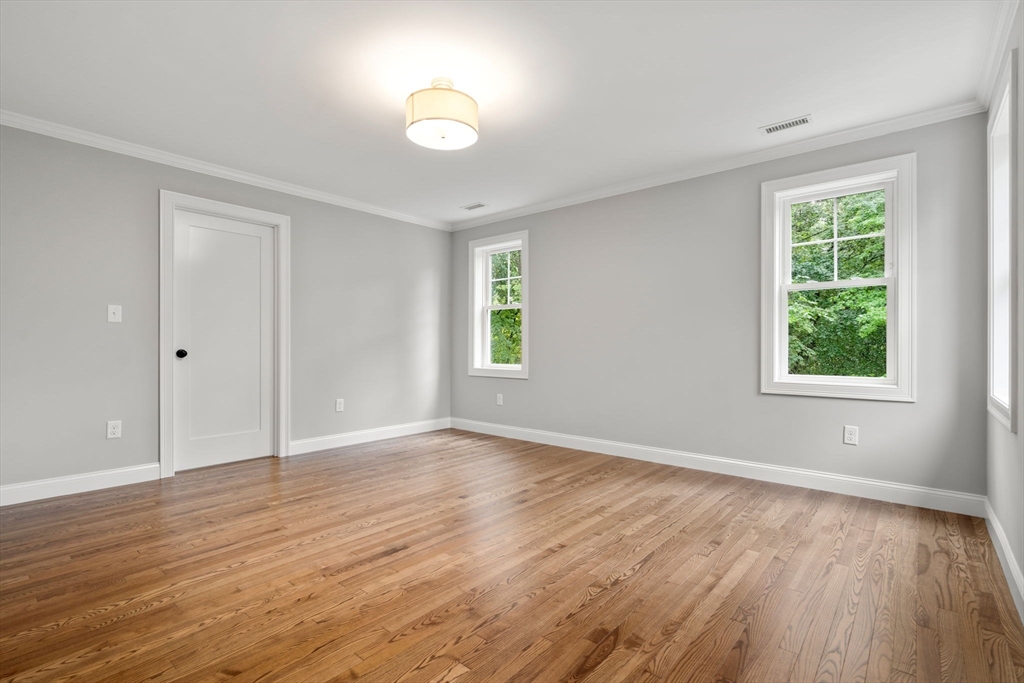 33 Danielles Way Worcester, MA 01606 - Photo 5 of 8