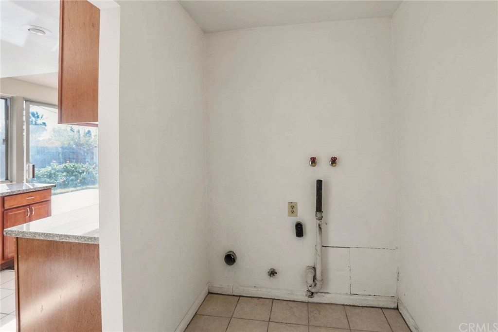 340 Maravilla Drive Riverside, CA 92507 - Photo 17 of 35