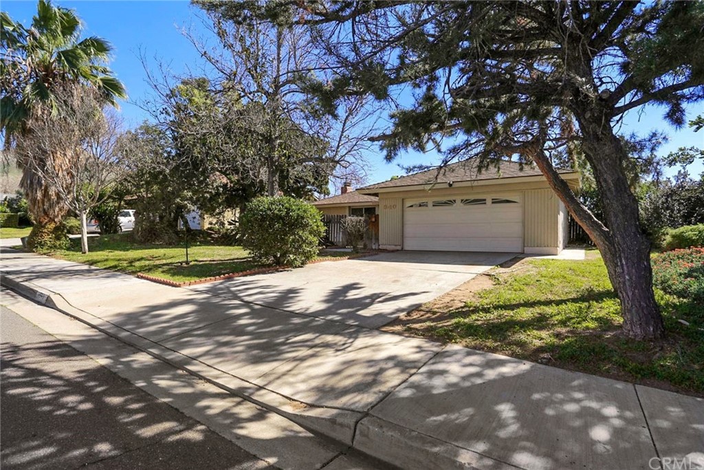 340 Maravilla Drive Riverside, CA 92507 - Photo 6 of 35 a view of a house with a yard