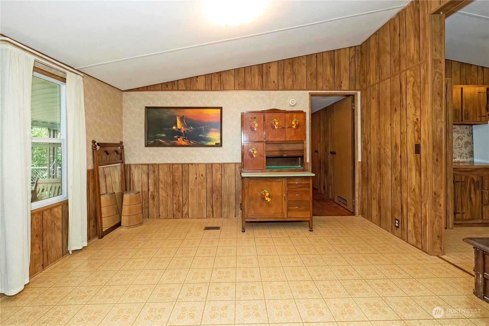 6810 Sidney Road Southwest Port Orchard, WA 98367 - Photo 11 of 26 Gallery Image 11